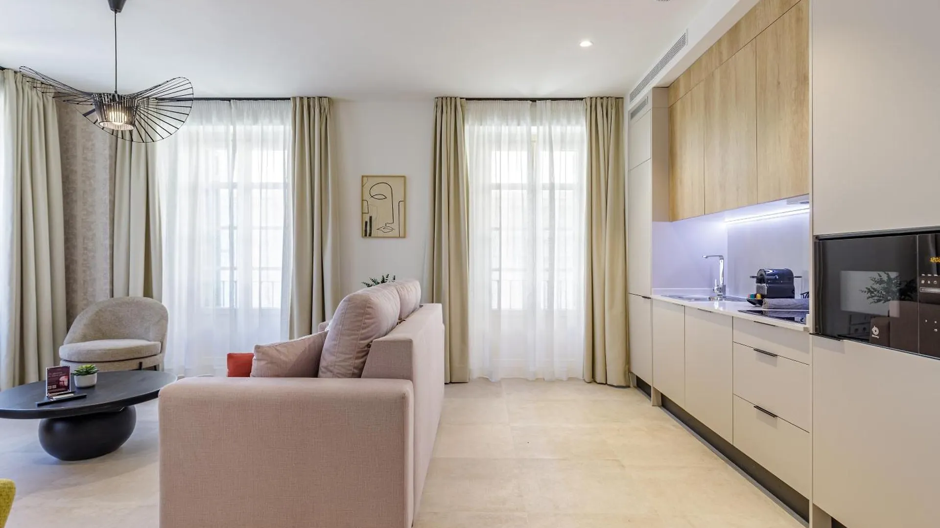 Plaza Del Siglo Suites & Boutique Apartments By Caleta Homes Malaga