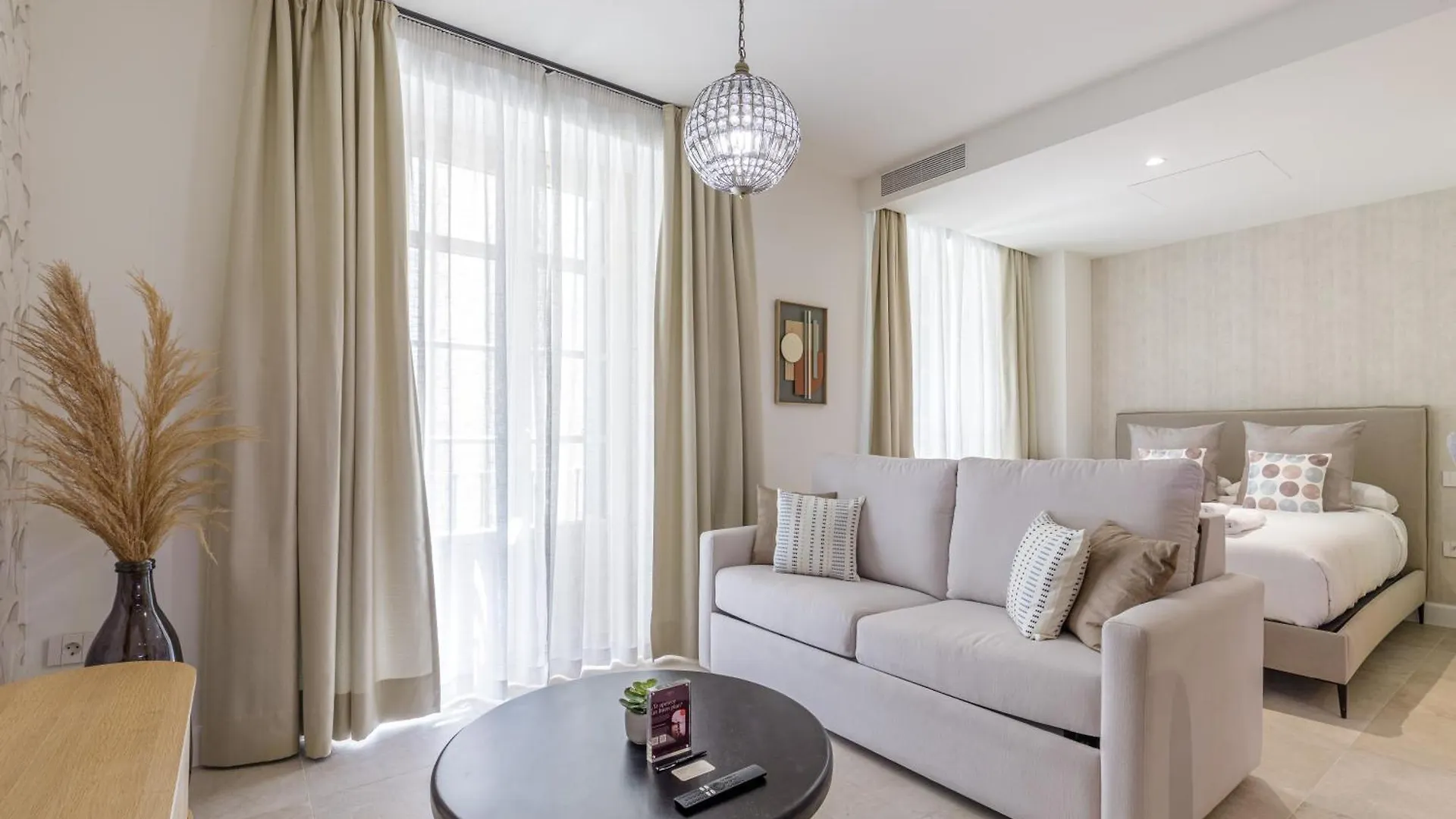Plaza Del Siglo Suites & Boutique Apartments By Caleta Homes Málaga 0*,  España
