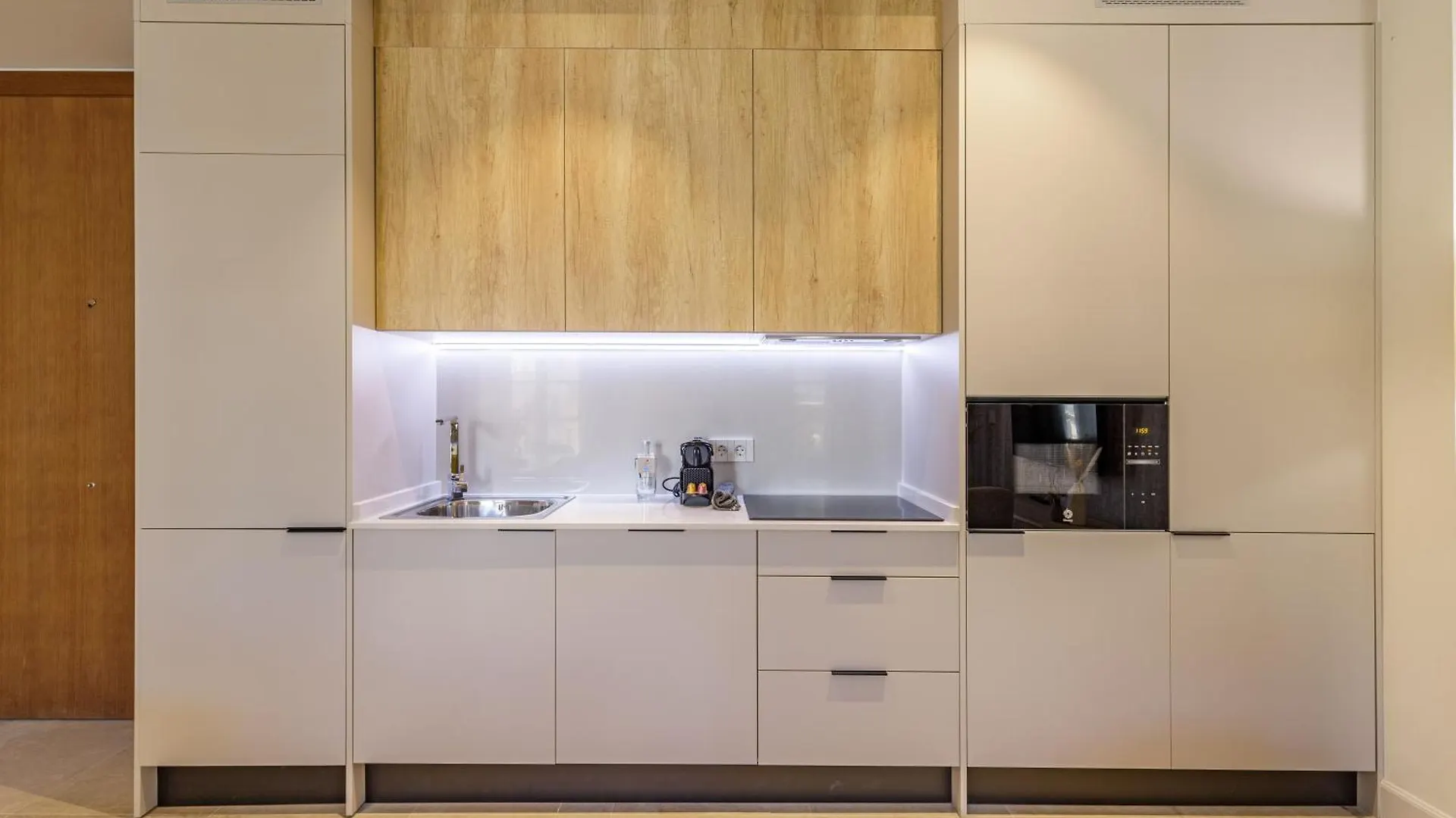 Plaza Del Siglo Suites & Boutique Apartments By Caleta Homes Málaga 0*,  España